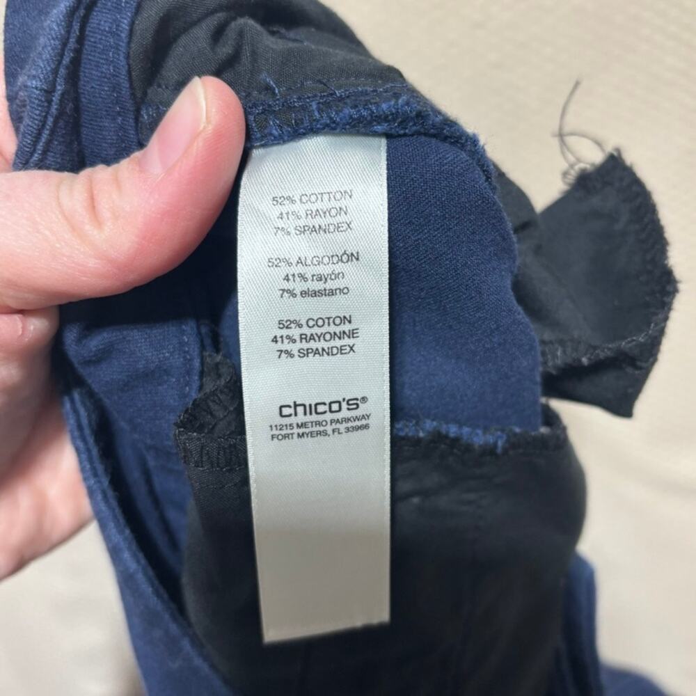 Chicos Navy Blue Pull On Slim Short Pants Stretch Career Trousers Size 0.5 US 6 - Picture 9 of 11